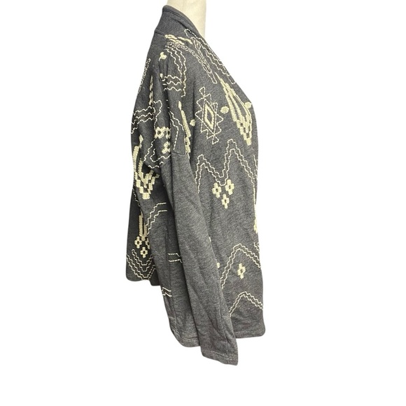 Lucky Bliss Women’s Cardigan Size S Grey Embroidered Aztec Print Boho Light - Picture 4 of 8